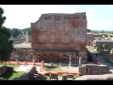 03898 ostia - regio i - insula iv - domus di giove e ganimede (i,iv,2) - blick von der dachterasse ri capitolium.jpg